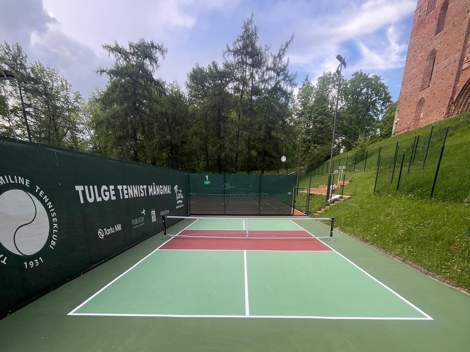 Pickleballi väljak